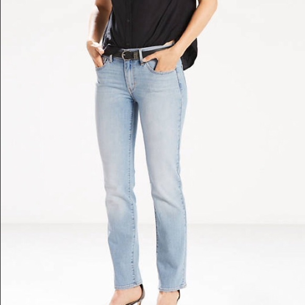 CUTE LEVI JEANS